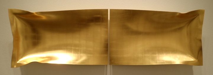 Sheets Series II

2012

23k gold on glass

24 x 80 x 7 inches

61 x 203.2 x 17.8 cm